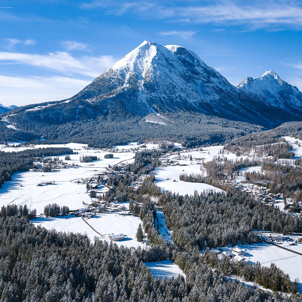 drohnenaufnahme hohe munde leutasch im winter